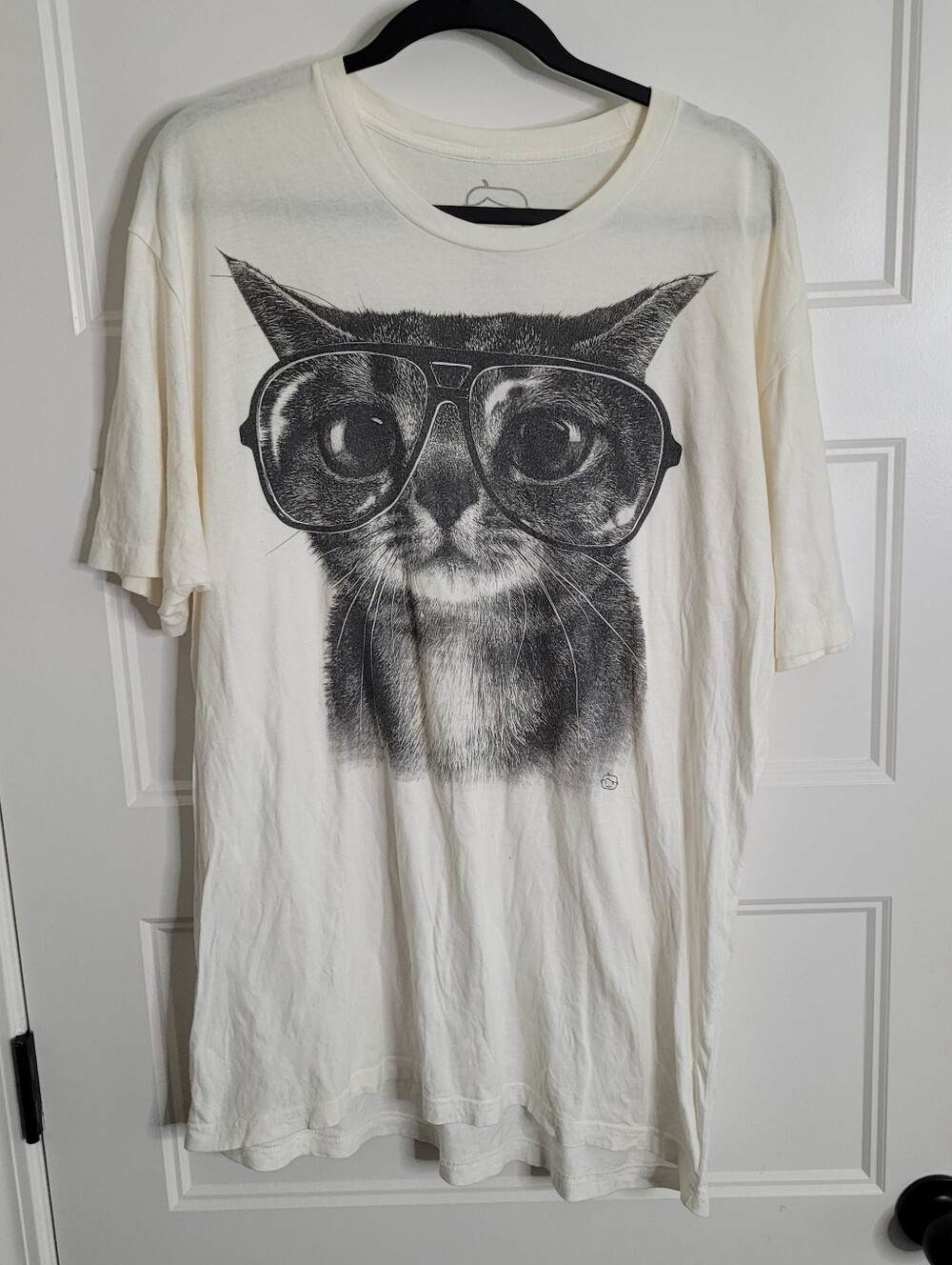 Goodie Two Sleeves Witty Kitty XL T-Shirt
